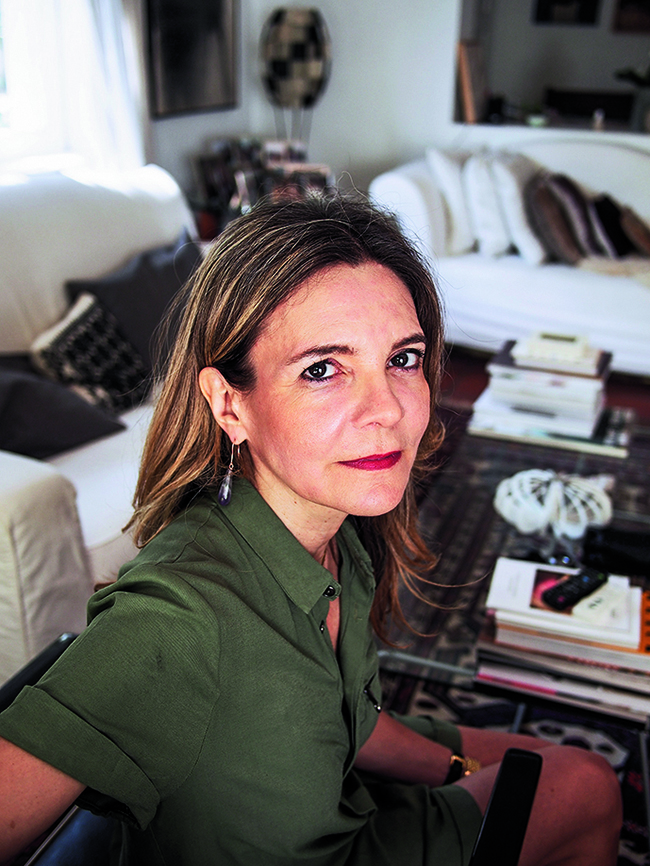 Μια γυναίκα αντιμέτωπη με τη φωτιά της-1