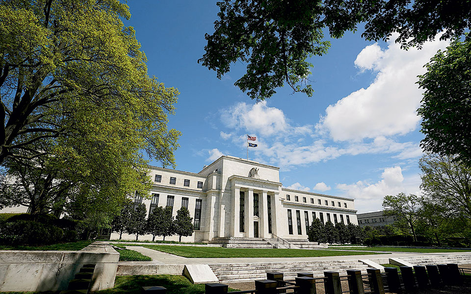 με-μηδενική-μεταβολή-του-γενικού-δείκ-561509062