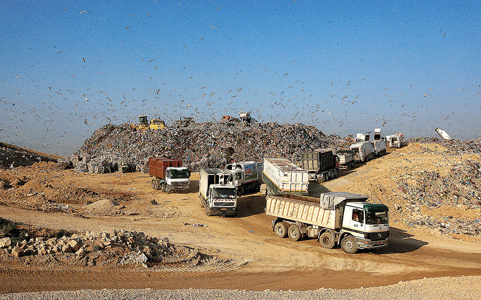 μαγνήτης-τα-απορρίμματα-561511087