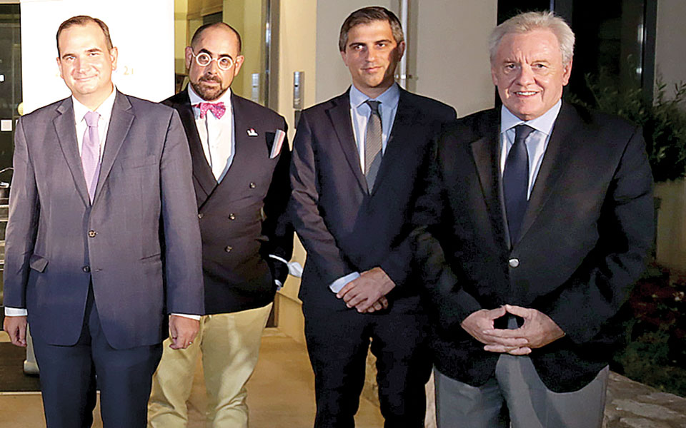 Τελείες που ενώνονται και φέρνουν τη διασπορά πιο κοντά στην Ελλάδα-2