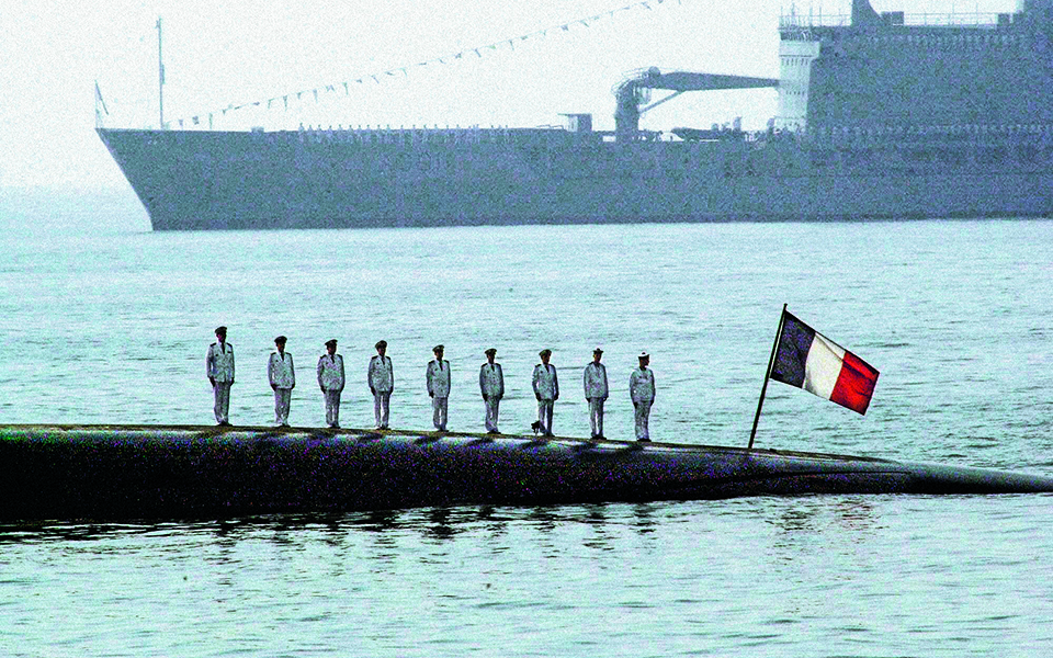 η-συμφωνία-του-αιώνα-έγινε-πισώπλατη-561512902