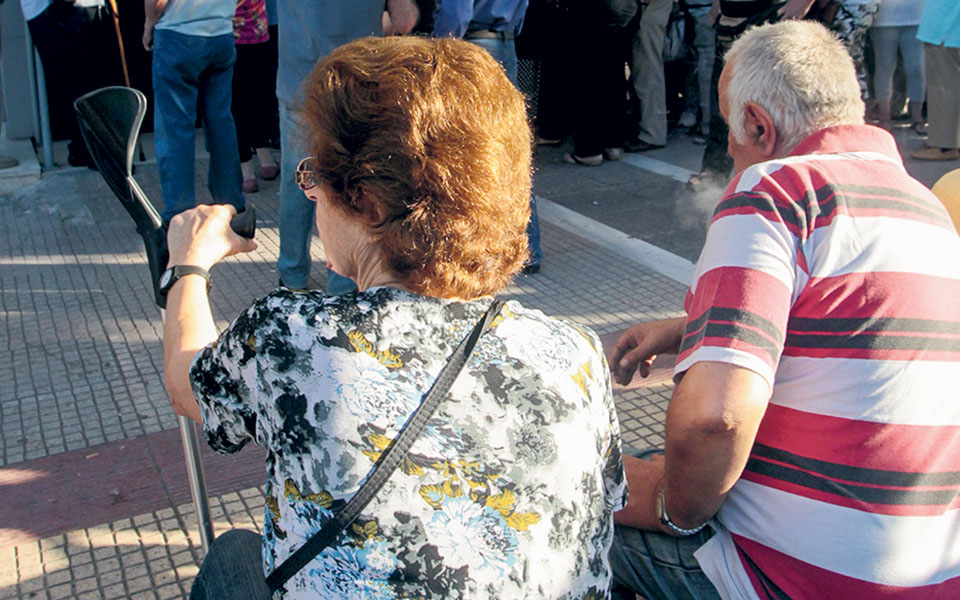 πληρώνονται-αύριο-αναδρομικά-σε-133-692-συν-561515038