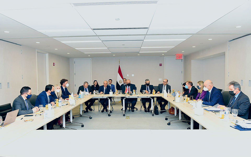 σκηνικό-έντασης-από-αγκυρα-561514981