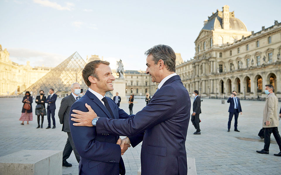 Η Ελλάδα στο Λούβρο: μια υποδοχή με πυκνούς συμβολισμούς-1