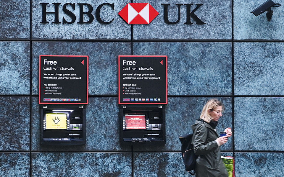 υψηλό-το-μισθολογικό-χάσμα-ανδρών-γυ-561517495