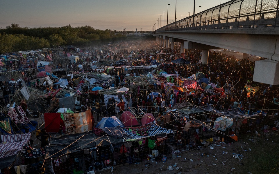 ηπα-δραματικές-εικόνες-από-την-παραγκ-561505525