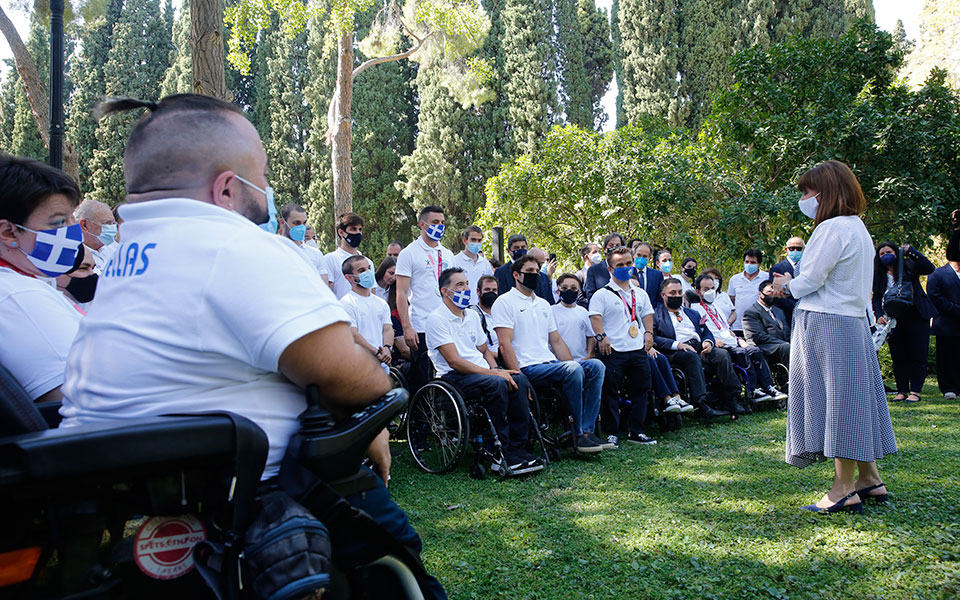σακελλαροπούλου-οι-ατέλειες-του-σώμ-561506449