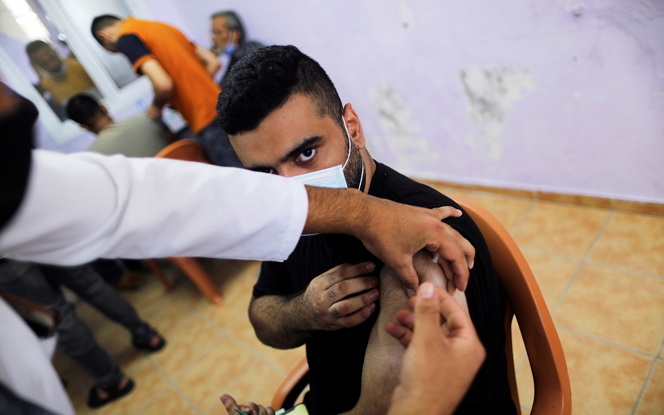 Παλαιστίνη: Μαζική στροφή στον εμβολιασμό λόγω υποχρεωτικότητας και κινήτρων (εικόνες)-2