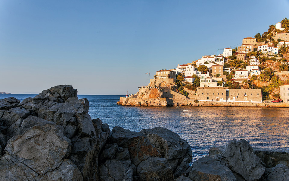 στην-ύδρα-κατεβάζουμε-ταχύτητες-561511456