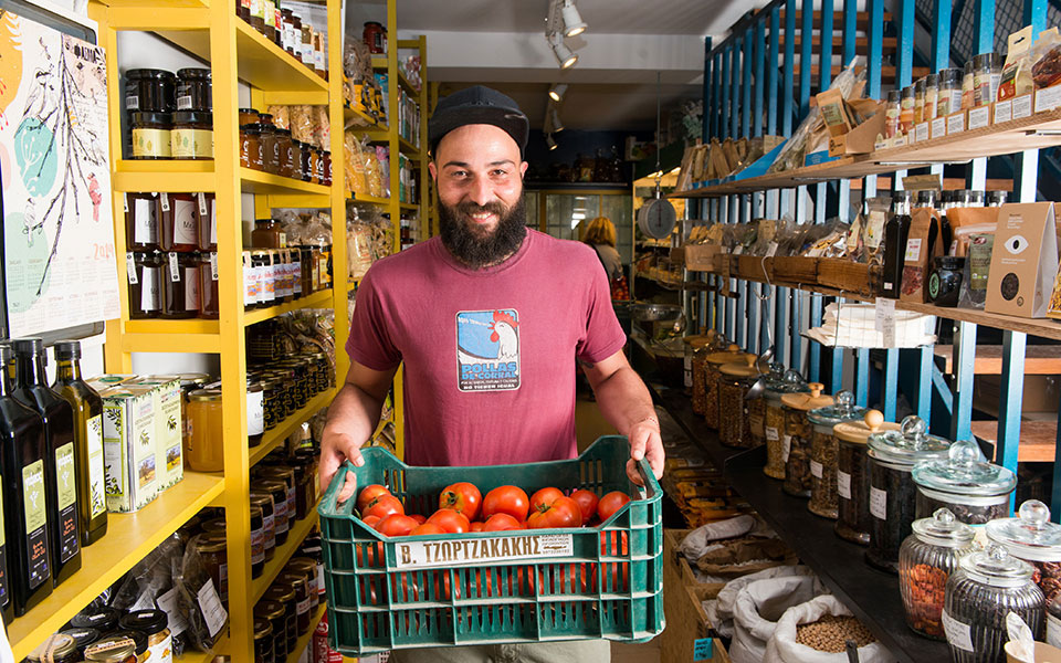 γαστρονόμος-πού-ψωνίζουμε-φρούτα-και-561513451