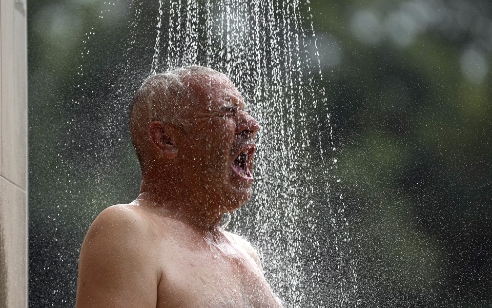 γερμανία-κρύα-ντους-και-λάμπες-led-για-οι-561517444