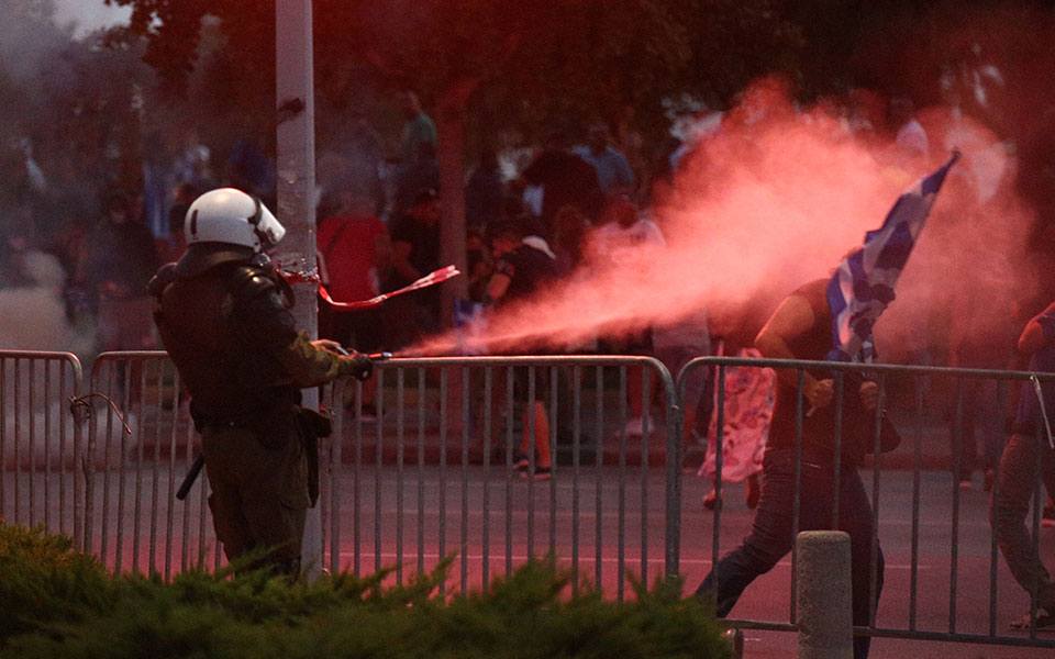 ΔΕΘ 2021: Επεισόδια στην Θεσσαλονίκη – Συγκρούσεις αντιεμβολιαστών με ΜΑΤ-3