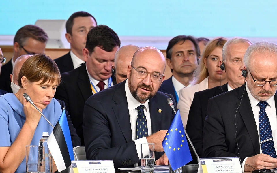 σ-μισέλ-η-εε-χρειάζεται-μεγαλύτερη-στρ-561481930