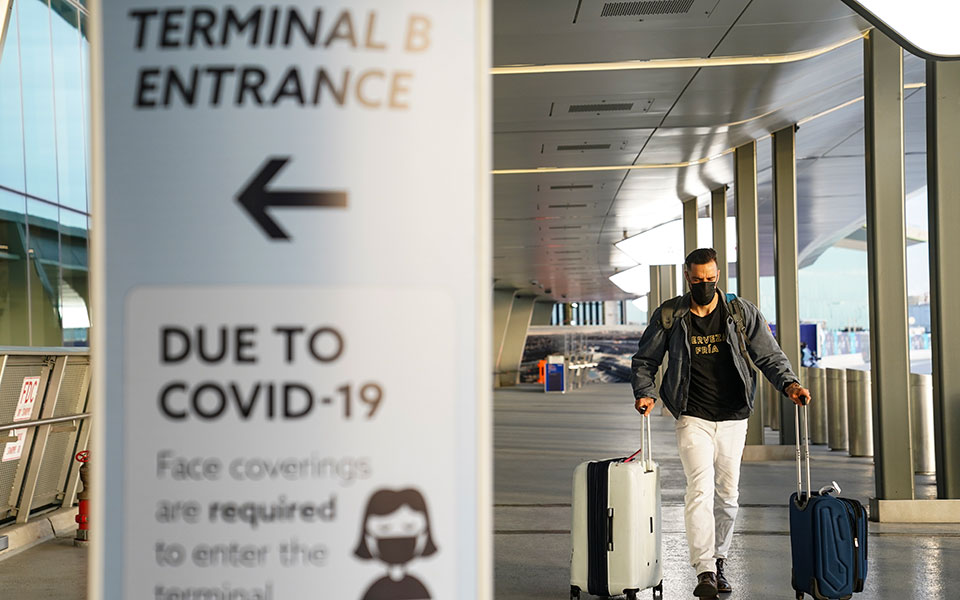 ηπα-από-νοέμβριο-χαλαρώνουν-τα-μέτρα-γ-561505825