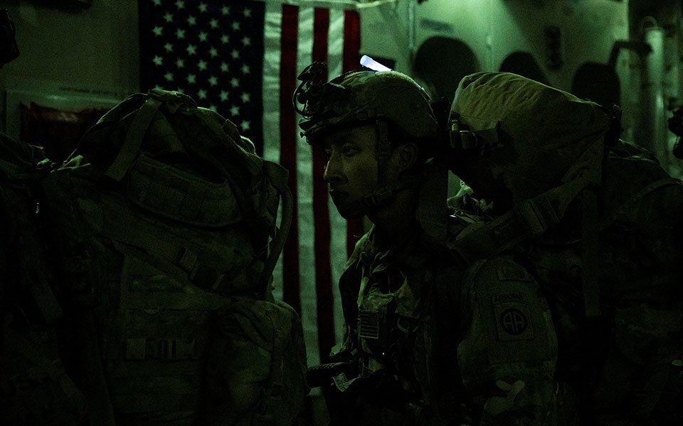 ΗΠΑ: Πινγκ πονγκ κατηγοριών για τη χαοτική έξοδο από το Αφγανιστάν-2