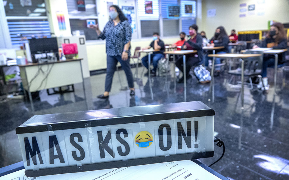 τα-δύσκολα-ερωτήματα-για-την-πανδημία-561486160