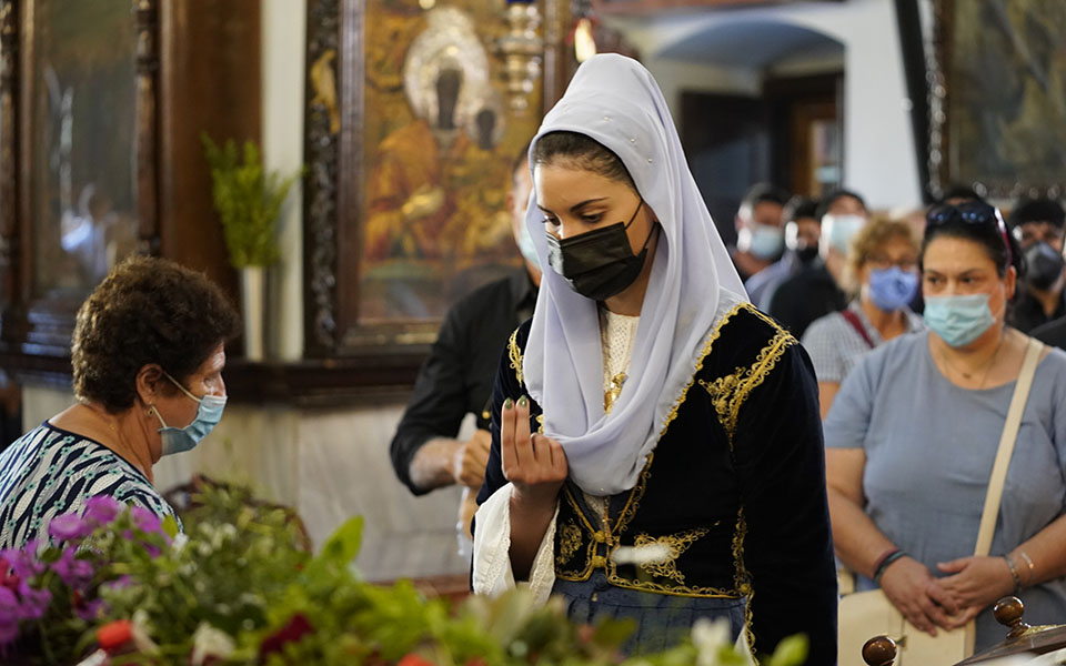 Κηδεία Μίκη Θεοδωράκη: Αποχαιρετισμός με ριζίτικα στον Γαλατά Χανίων-11