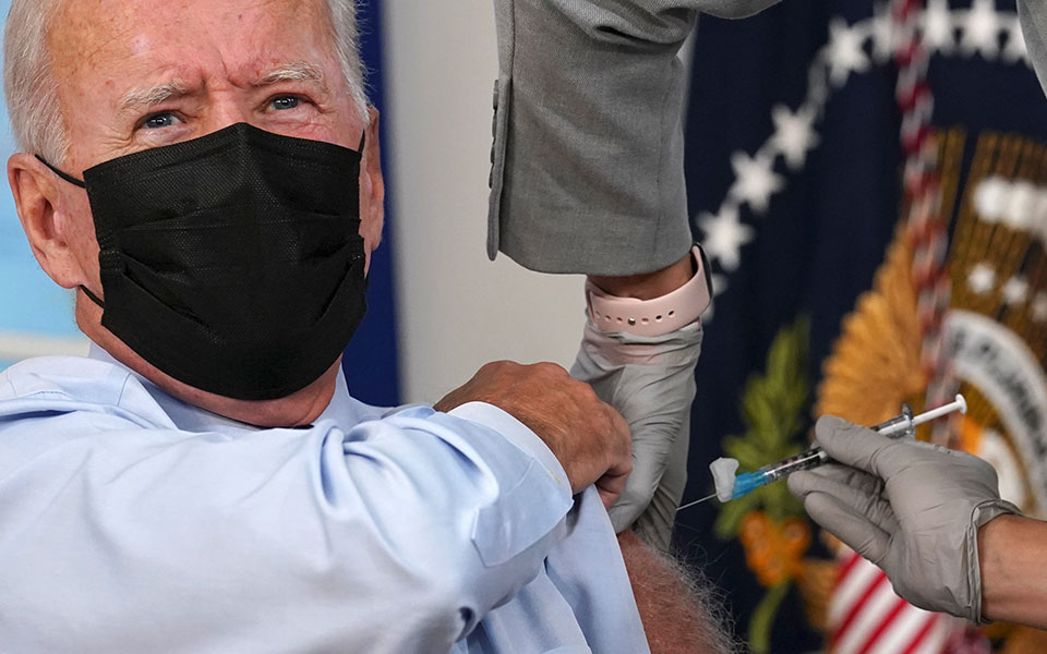 ο-τζο-μπάιντεν-έκανε-την-τρίτη-δόση-εμβ-561514669