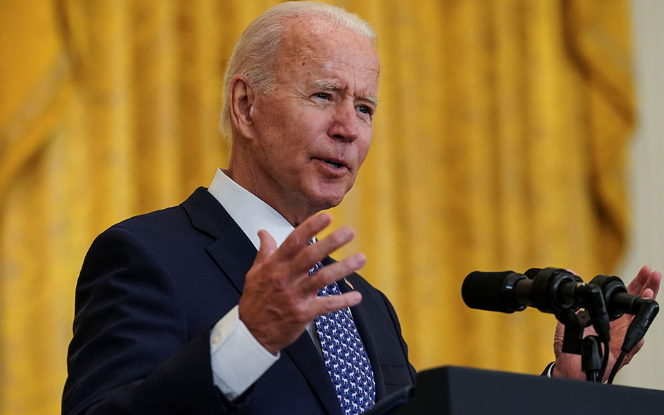 ο-μπάιντεν-κάνει-υποχρεωτικό-τον-εμβο-561493084