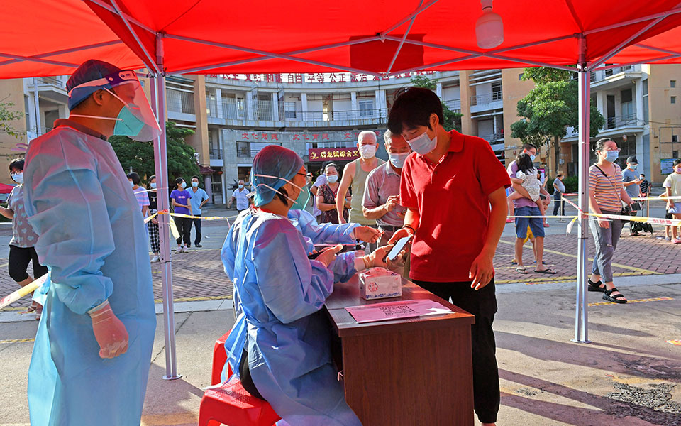 κορωνοϊός-υπερδιπλασιασμός-κρουσμά-561498388
