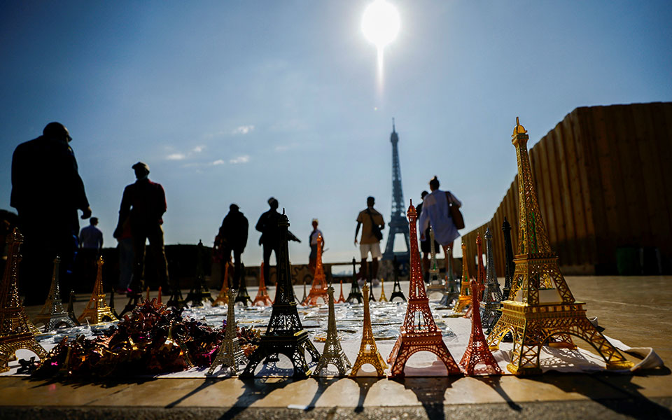 ελάχιστα-κρούσματα-της-παραλλαγής-mu-έχ-561485605