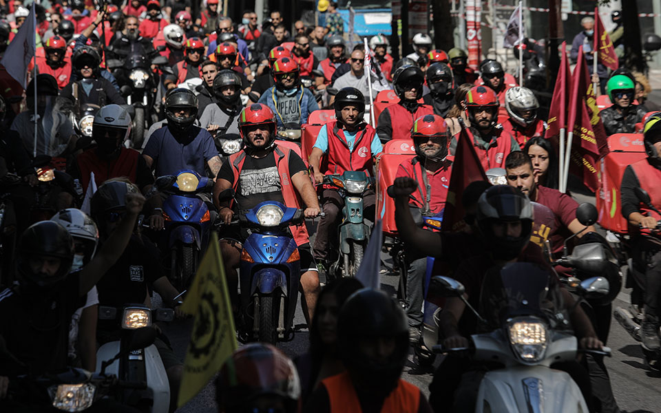 efood: 24ωρη απεργία και μοτοπορεία από τους διανομείς-2