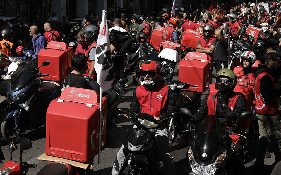 efood: 24ωρη απεργία και μοτοπορεία από τους διανομείς-1