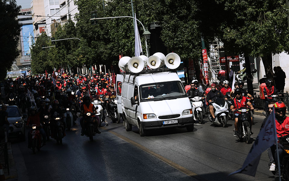 efood: 24ωρη απεργία και μοτοπορεία από τους διανομείς-3