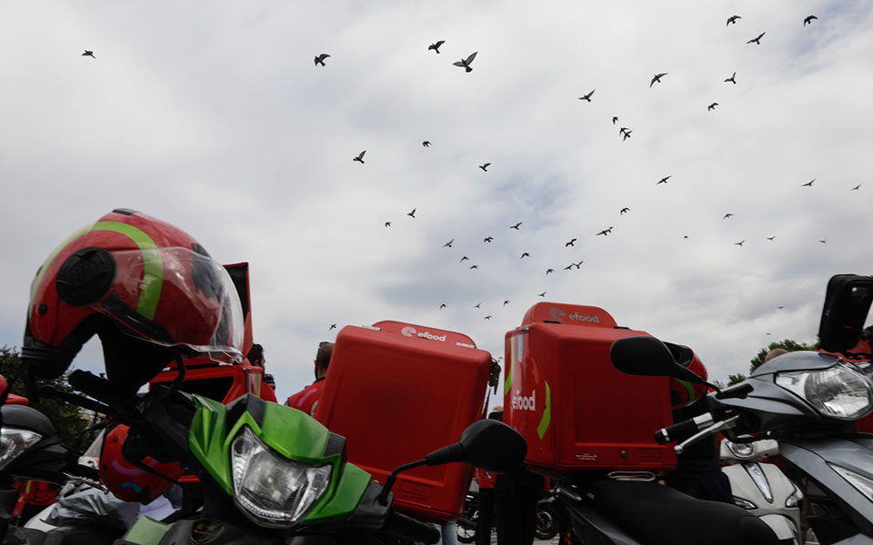 efood-σειρά-επαφών-με-διανομείς-και-συνδικ-561508345