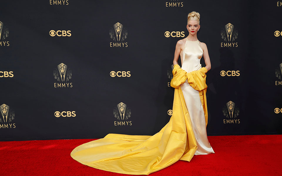 βραβεία-emmy-2021-οι-12-ωραιότερες-εμφανίσεις-σ-561505954