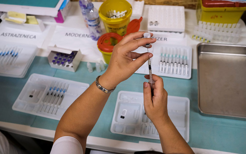 fda-όχι-στην-3η-δόση-στο-σύνολο-του-πληθυ-561503335