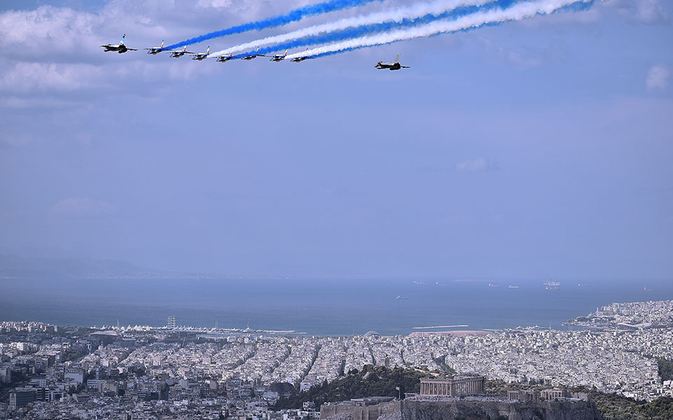 εντυπωσιακές-εικόνες-από-τη-διέλευση-561487819