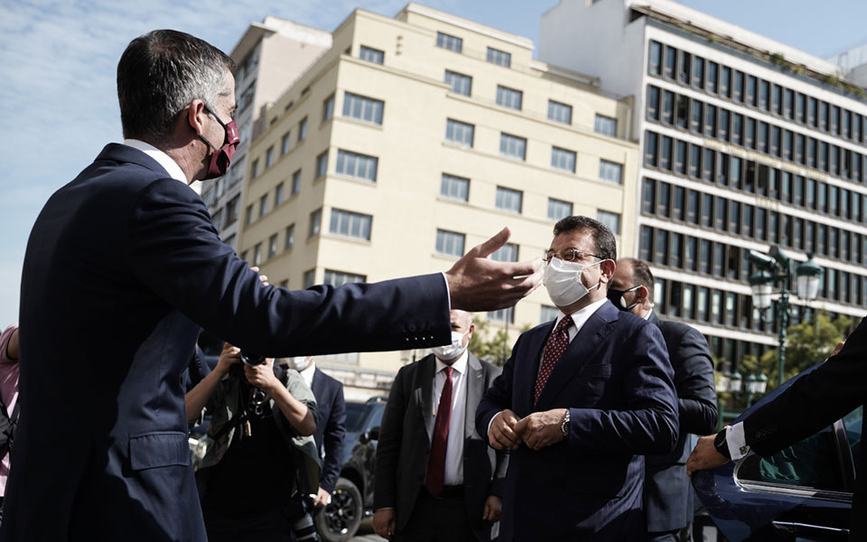 στην-αθήνα-ο-δήμαρχος-κωνσταντινούπο-561506764