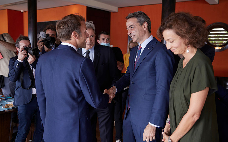 Γεύμα για Μητσοτάκη με Μακρόν και Χάρισον Φορντ-1