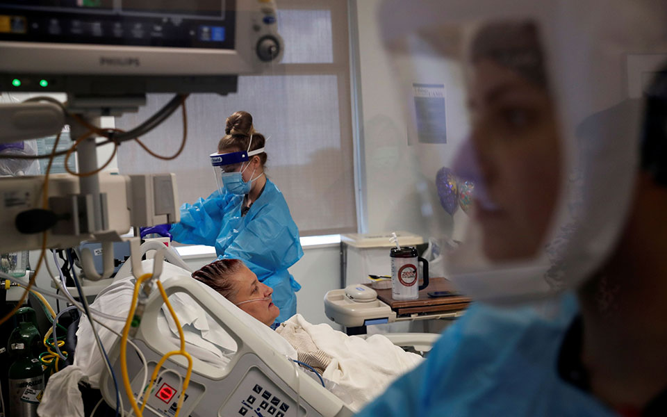 Κορωνοϊός: 2.255 κρούσματα, 39 θάνατοι, 352 διασωληνωμένοι-1