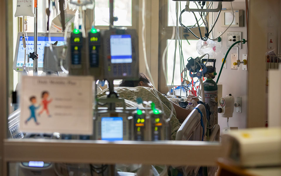 κορωνοϊός-2-255-κρούσματα-39-θάνατοι-352-διασω-561502792