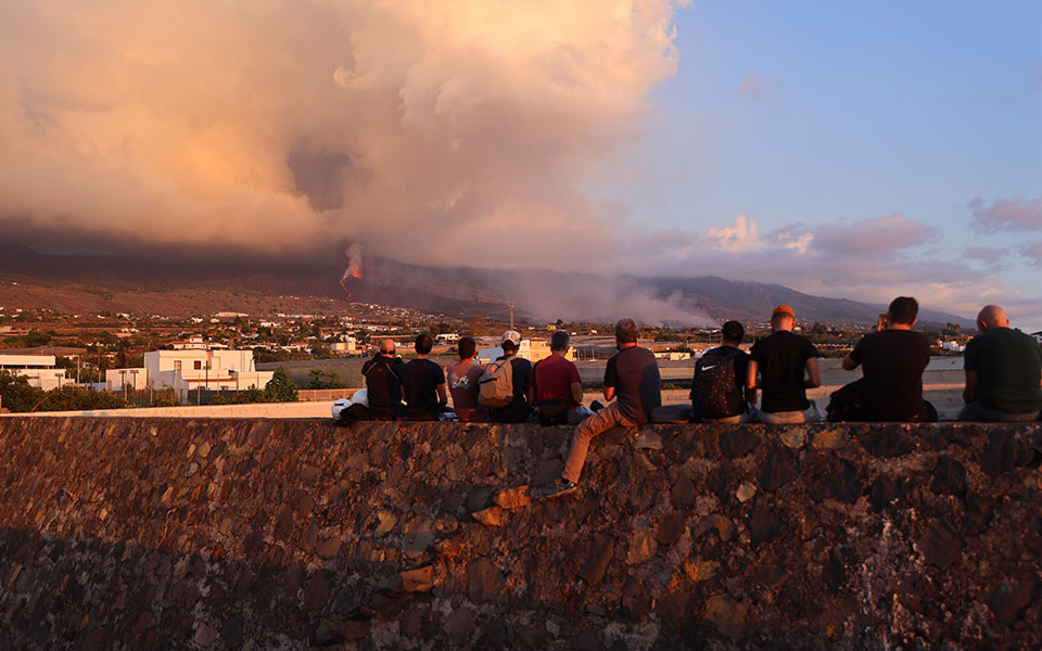 έκρηξη-ηφαιστείου-στην-ισπανία-άνοιξ-561513388