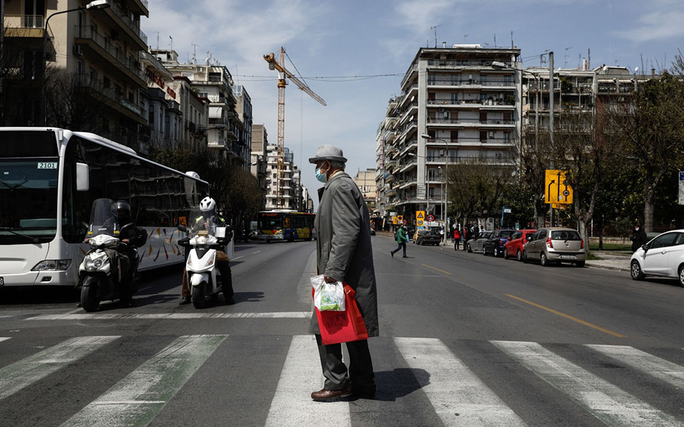 Το δίλημμα της πανδημίας: «Θα εμβολιαστούμε ή θα κολλήσουμε»-1