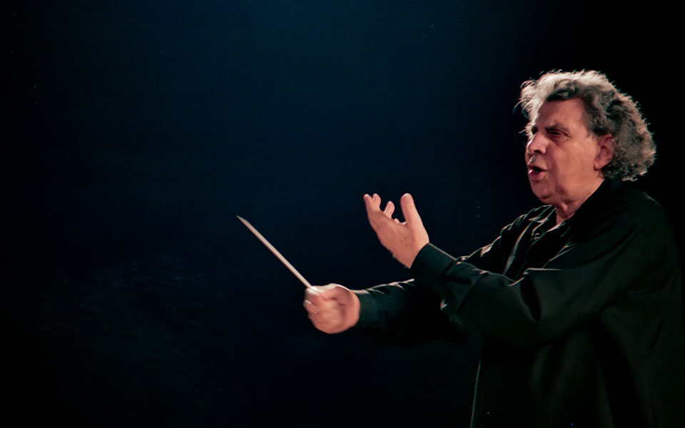 πρεσβεία-ηπα-για-τον-θάνατο-του-μίκη-θε-561484351