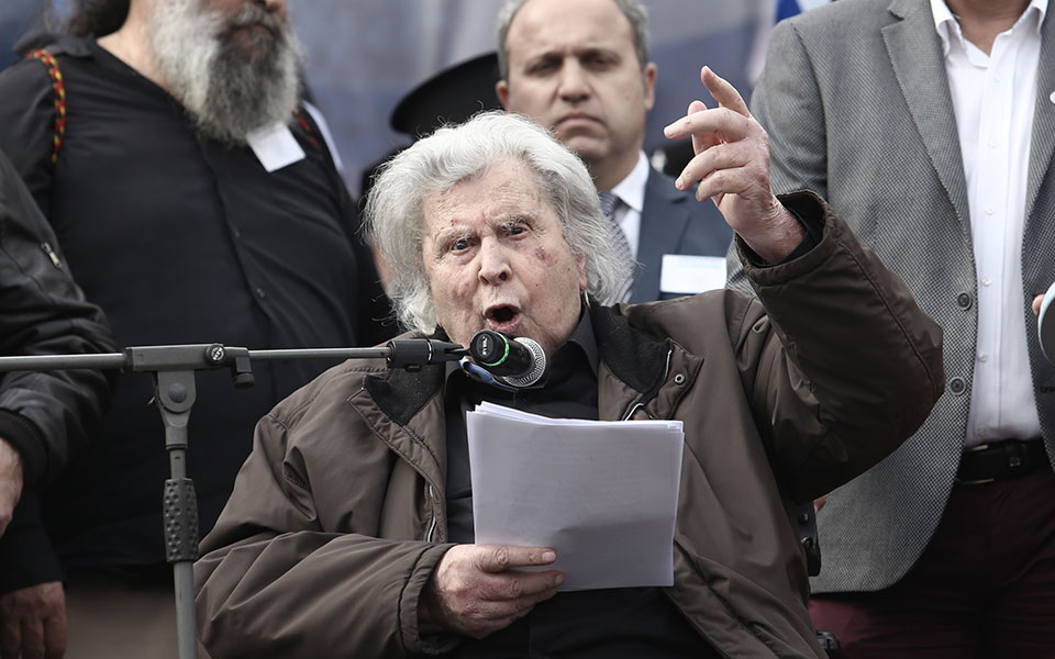 παπανδρέου-για-θεοδωράκη-η-μουσική-το-561483601