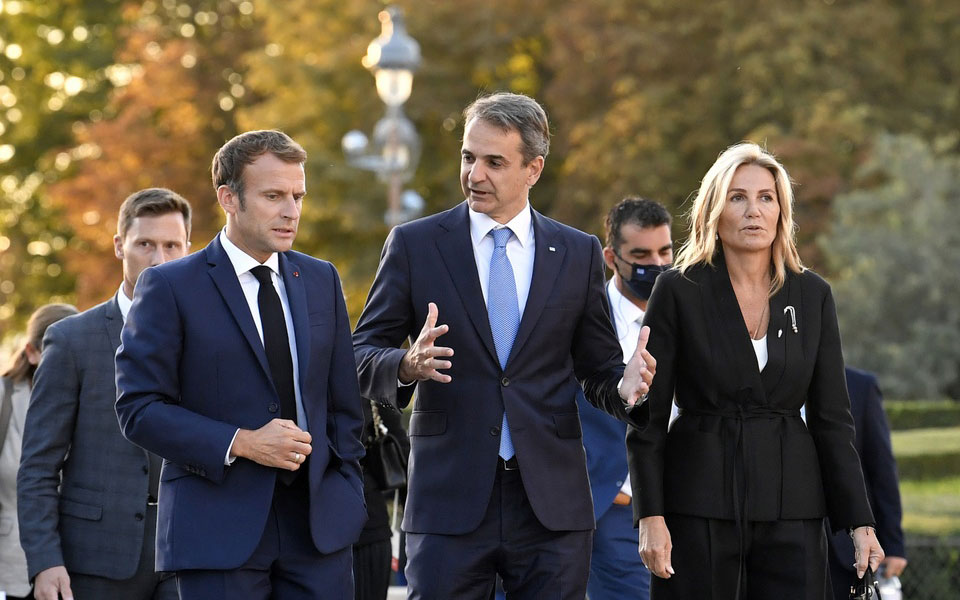 μακρόν-και-μητσοτάκης-μαζί-στο-μουσεί-561514681