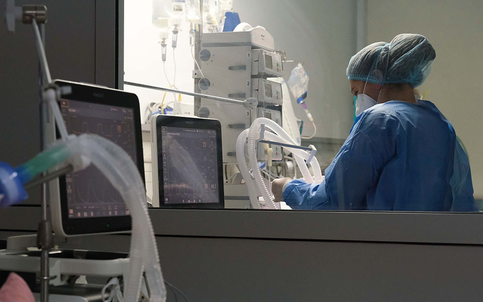 κορωνοϊός-διαμάχη-πανεπιστημιακών-561510043