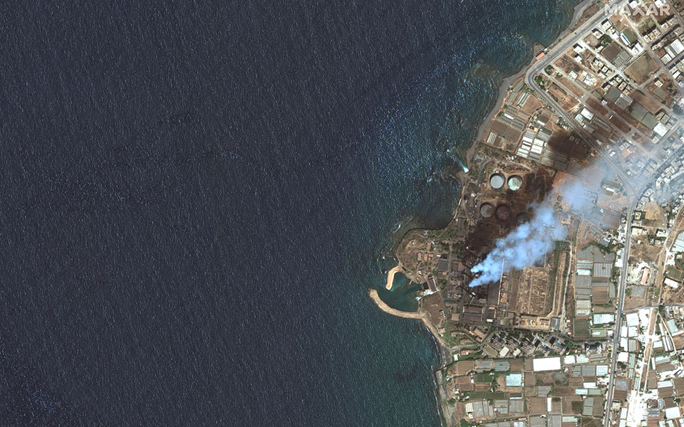 γιγάντια-πετρελαιοκηλίδα-πλησιάζει-561482239