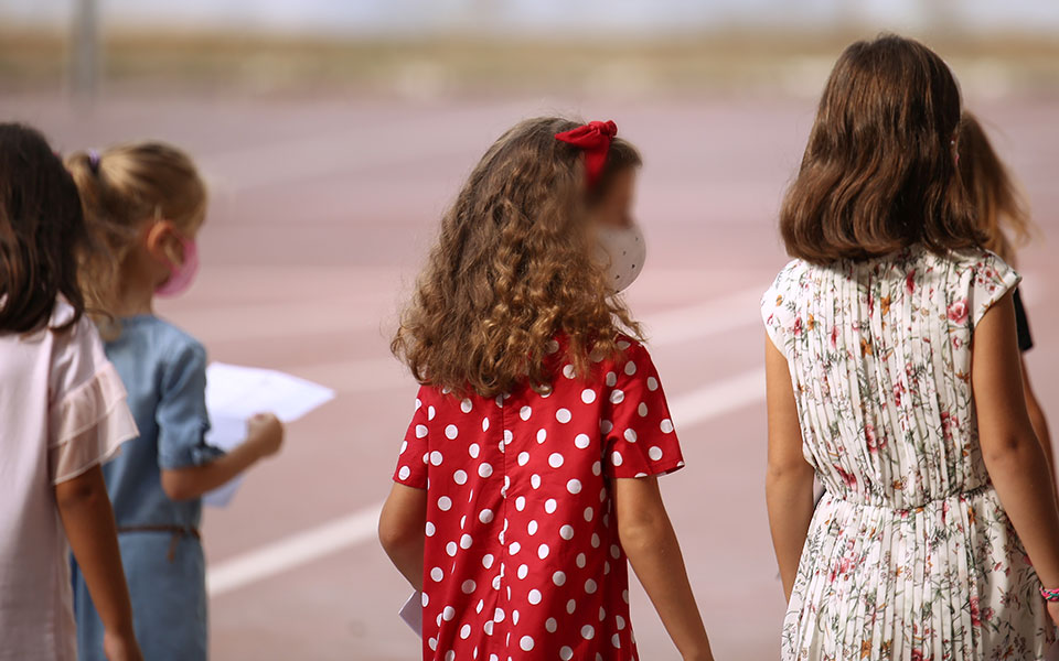 κορωνοϊός-το-24-των-κρουσμάτων-παιδιά-η-561508957