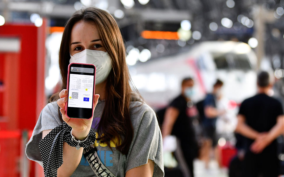 ιταλία-παράθυρο-για-πιστοποιητικό-561494608