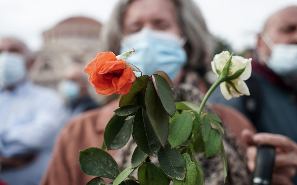 Μίκης Θεοδωράκης: Η Κρήτη υποδέχεται τον μεγάλο Έλληνα συνθέτη – Στα Χανιά η σορός του-2