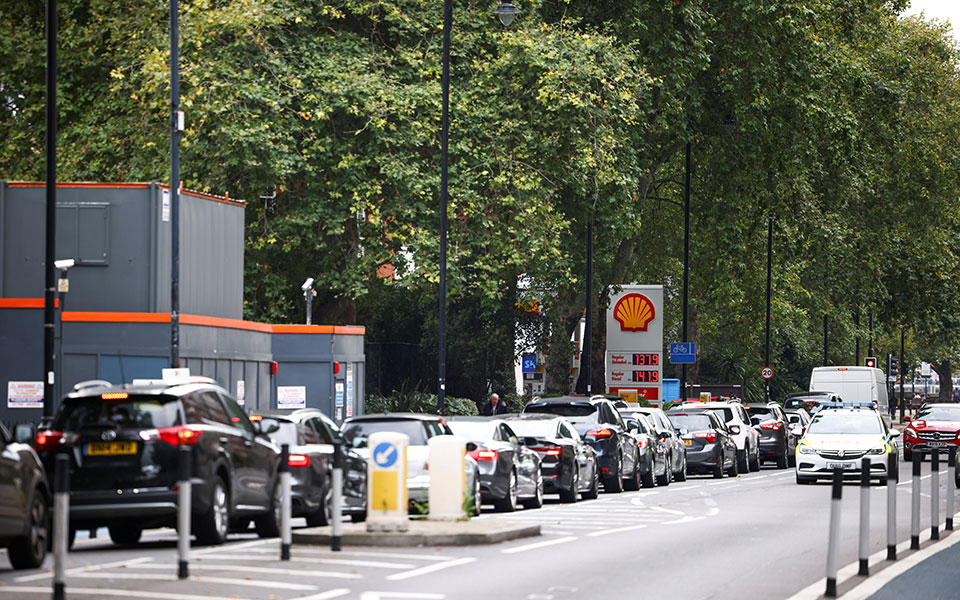 βρετανία-στη-μάχη-για-τη-διανομή-καυ-561517825