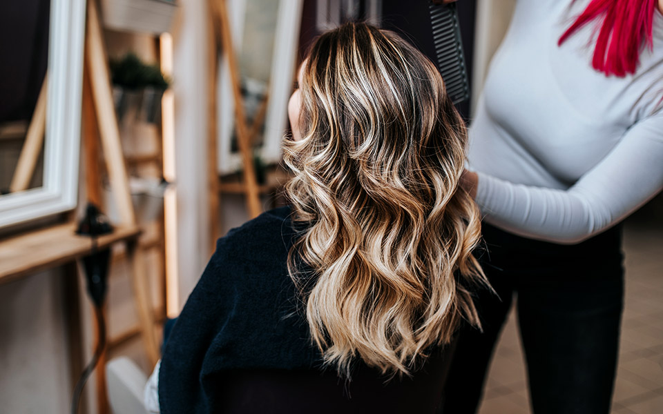 french-balayage-to-parisian-είναι-τάση-και-στα-μαλλιά-561508405