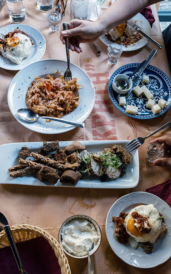 Γαστρονόμος: Μαγαζιά σε στοές-1