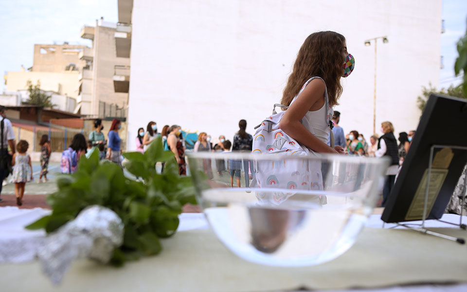 σχολεία-επιστροφή-στα-θρανία-με-νέα-μέ-561496615